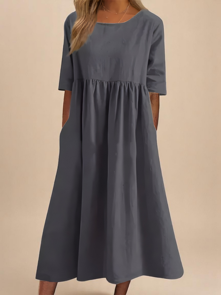 Serena – Minimalist Maxi Dress with Loose Fit