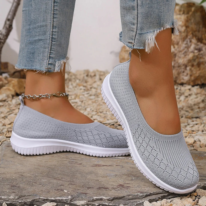 Lunaria – Breathable orthopedic sneakers for everyday use