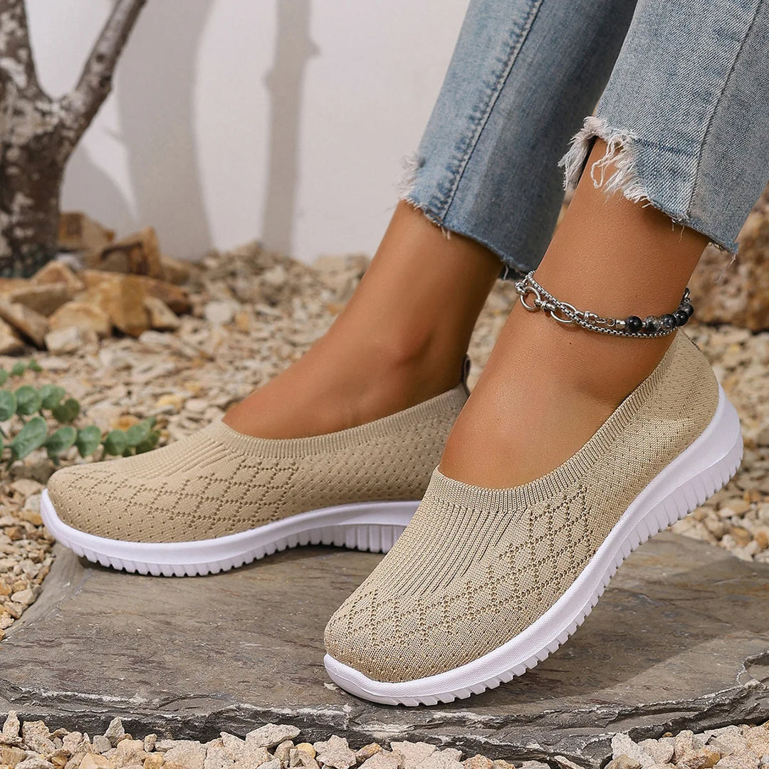 Lunaria – Breathable orthopedic sneakers for everyday use